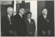 [Uniwersytet Mikołaja Kopernika w Toruniu: uroczystość odznaczenia profesorów UMK Krzyżami Zasługi ok. 1954 r.]