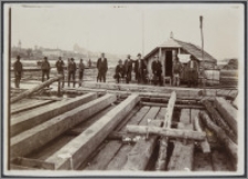 [Flisacy na tratwach na Wiśle w Toruniu]