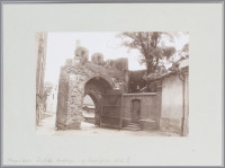 [Toruń, brama zamku krzyżackiego, widok od zachodu]