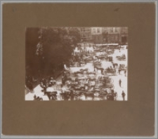 [Toruń, targowisko na Rynku Staromiejskim]