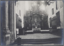 [Toruń, ołtarz główny i prezbiterium w kościele św. Jakuba]