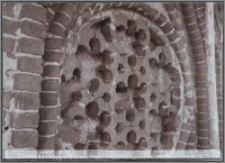 [Toruń, maswerk w blendzie we wschodnim szczycie kościoła św. Jakuba]