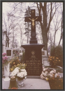 Nagrobek ks. Bolesława Jaskólskiego