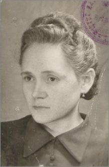 [Fotografia Marii Kosiorek z czasów II wojny]