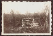 Krzyż upamiętniający miejsce, w którym zginął Krzysztof Stecewicz [fotografia]